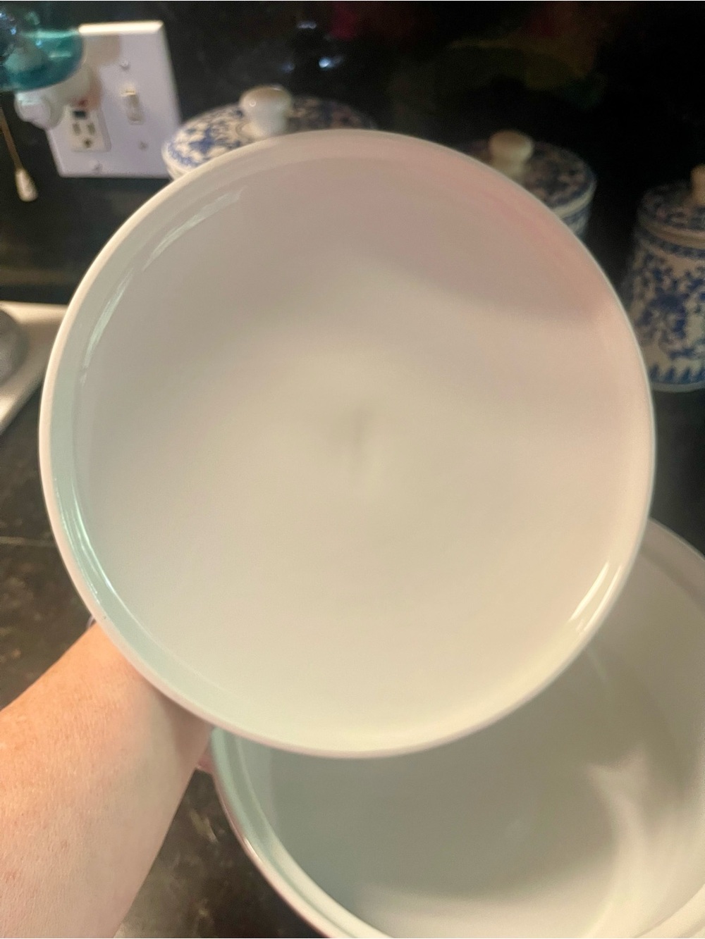 Crate & Barrel Lucerne 3 quart casserole - Picture 5 of 8
